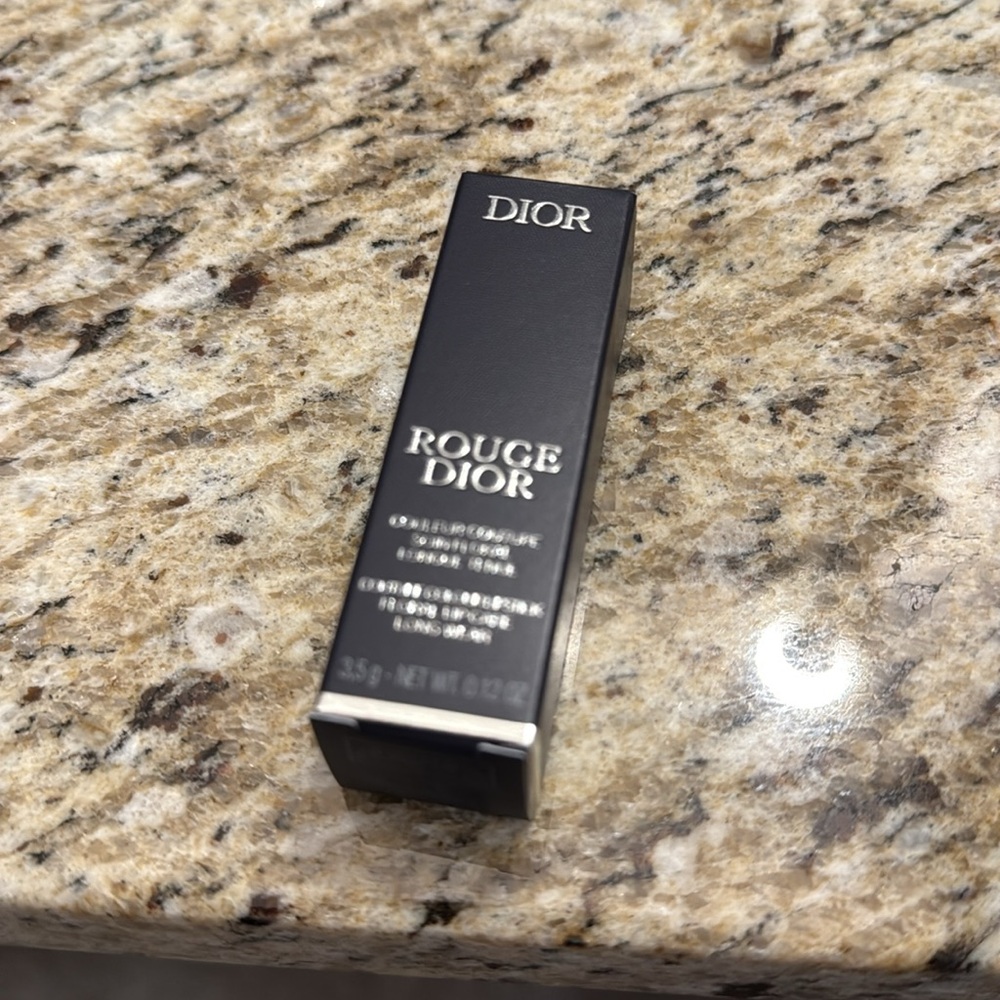 Rouge Dior Strong Red Velvet #888 - Picture 4 of 5